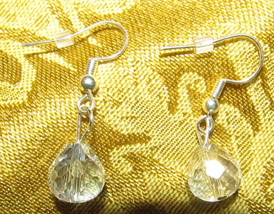 14kt Gold Glass Teardrop Earrings