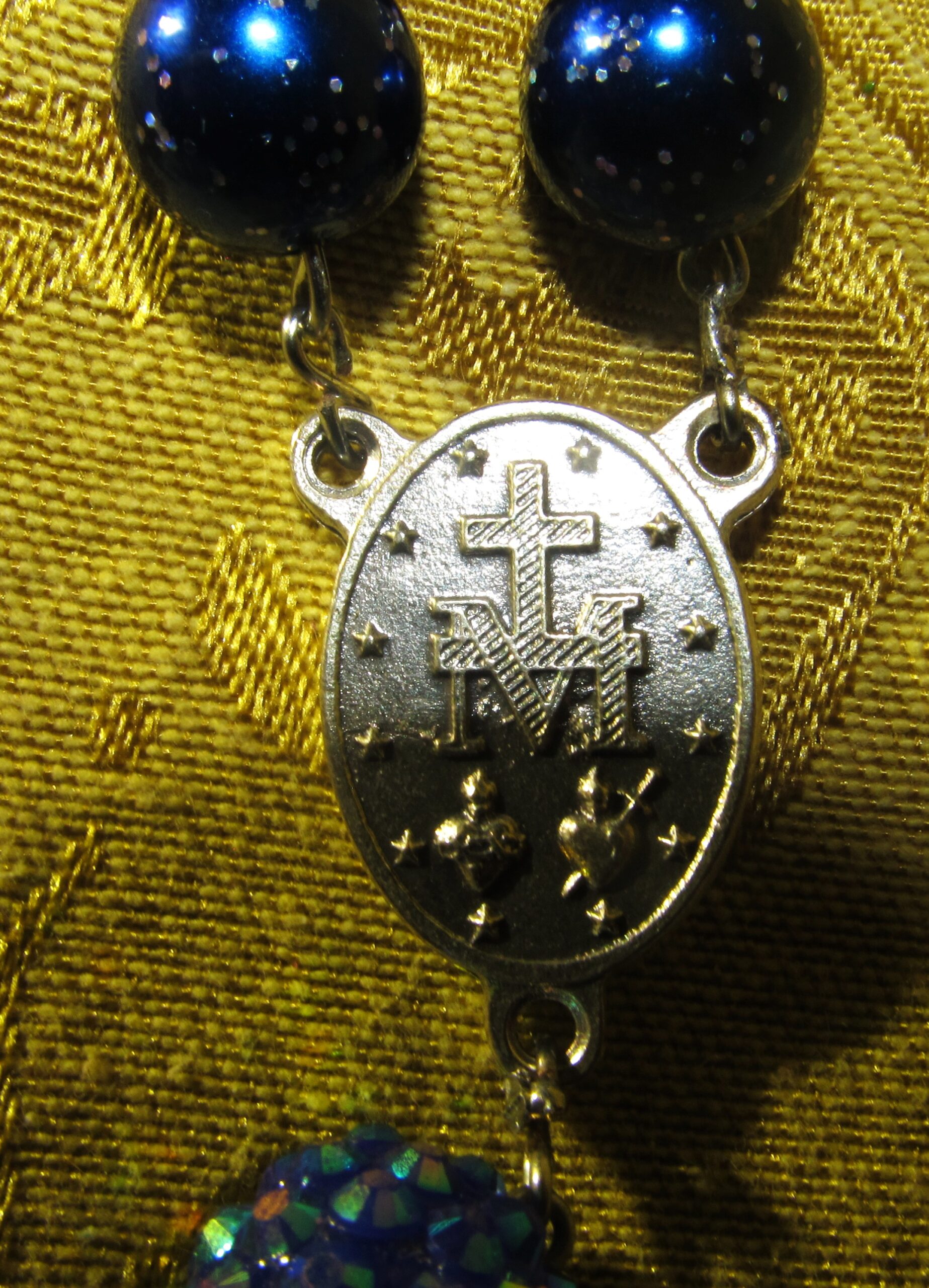 Creator of the Stars of Night Rosary Center Back