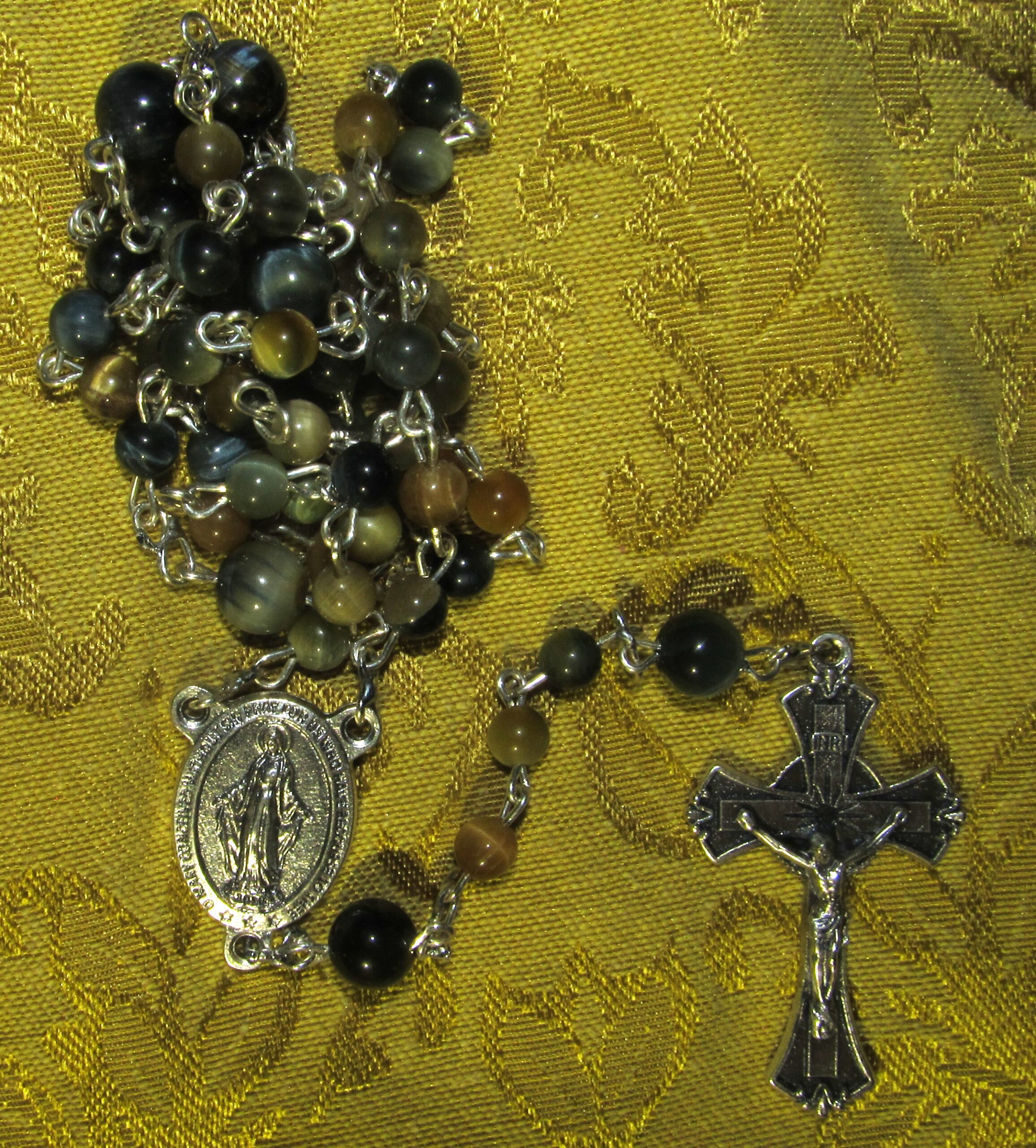 Mens Impletur Gratia Rosary Gathered